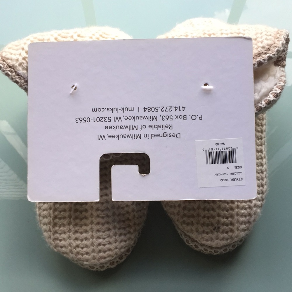 Super soft, sparkly Muk Luks house-slippers - Picture 2 of 4